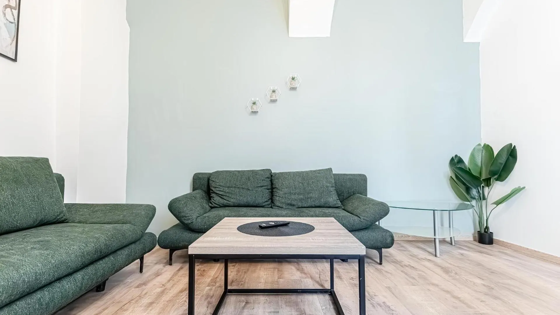 Kingbed 1Br Central Apt With Ensuite Washer & Smart Tv Viena 0*,  Austria