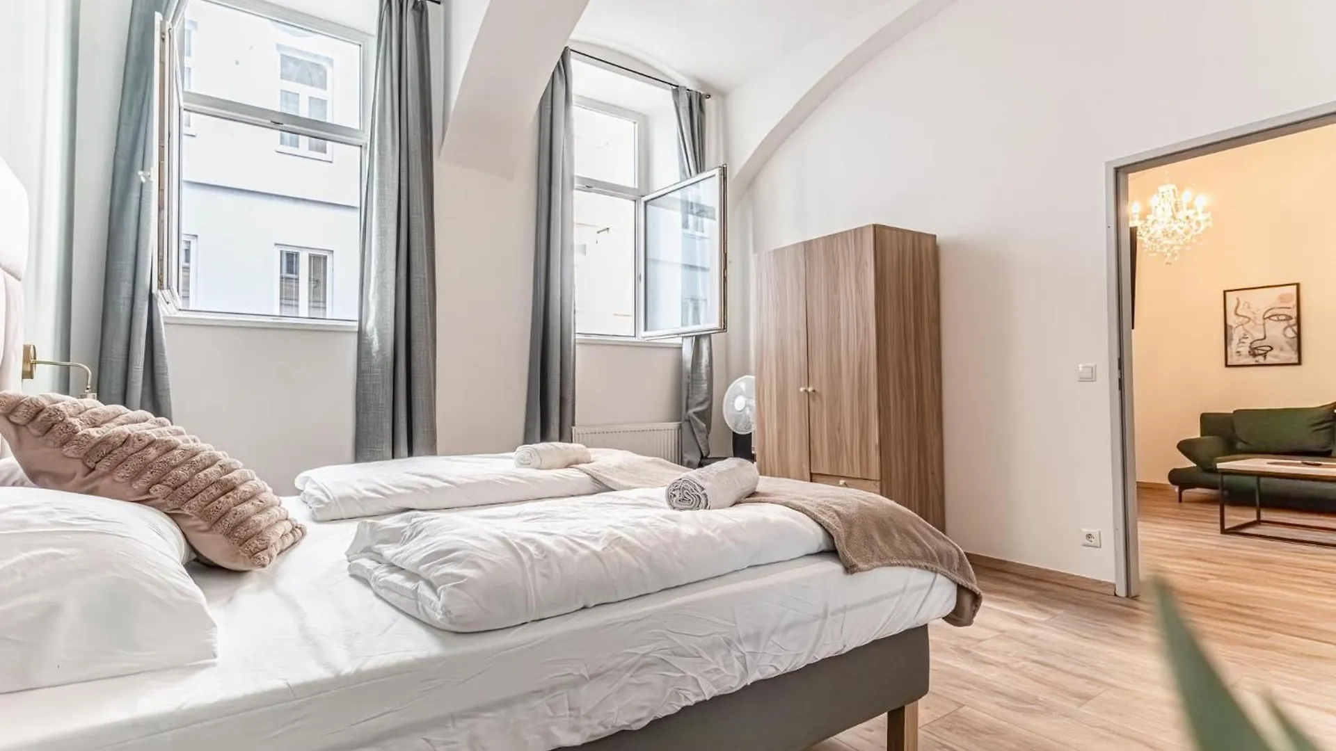 וינה Kingbed 1Br Central Apt With Ensuite Washer & Smart Tv דירה
